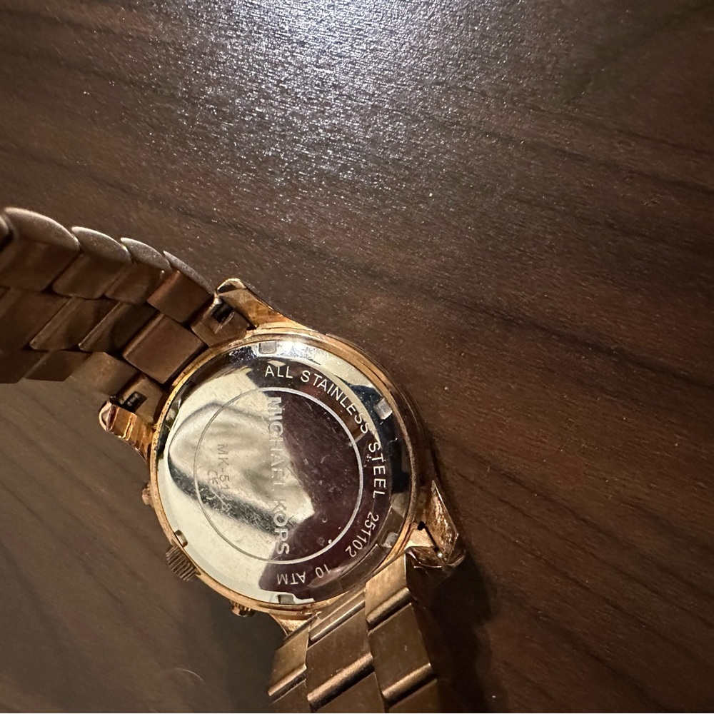Michael Kors rose gold watch - Picture 2 of 2